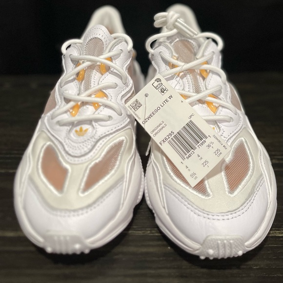 Adidas Womens OZWEEGO LITE 'WHITE HAZY ORANGE' size 5.5 BRAND NEW - Picture 4 of 4